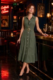 Robe vert militaire col chemise ceinturée | Deuxième photo lifestyle | Lounelle Paris