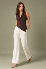 Top marrone scuro con scollo drappeggiato