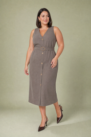 Robe midi col V ceinturée | Porté sur une silhouette plus ronde | Lounelle Paris