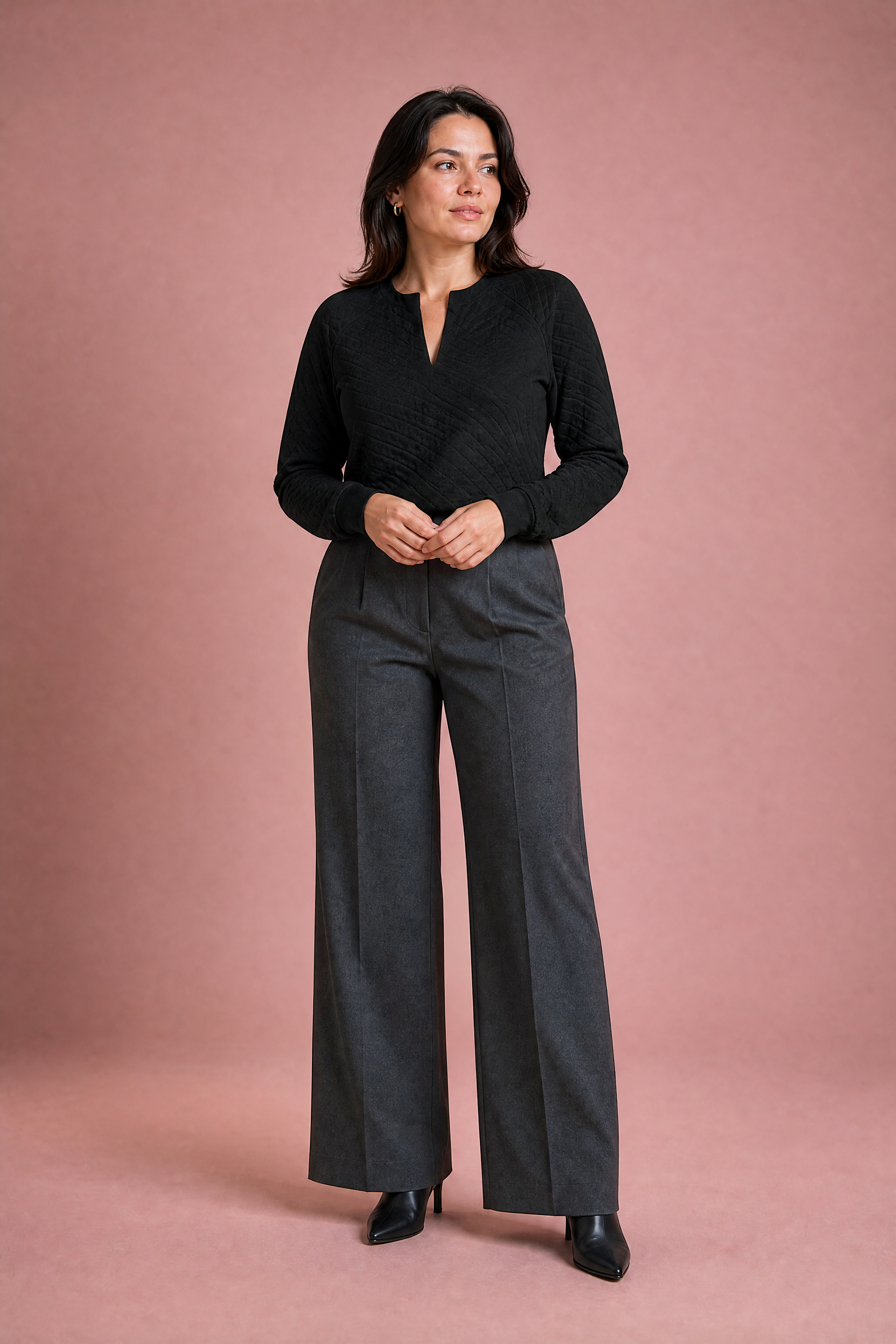 Sweat matelassé col fendu | Porté sur une autre silhouette | Lounelle Paris