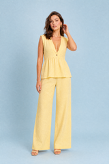 Completo pantalone giallo scollo a V