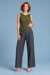 Top in pizzo con spalline larghe