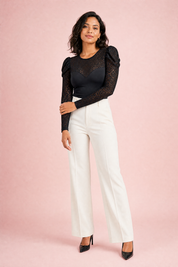 Body noir en dentelle à manches bouffantes | Porté sur une autre silhouette | Lounelle Paris