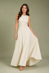 Vestito lungo crema svasato senza maniche