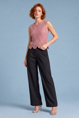 Top in pizzo con spalline larghe