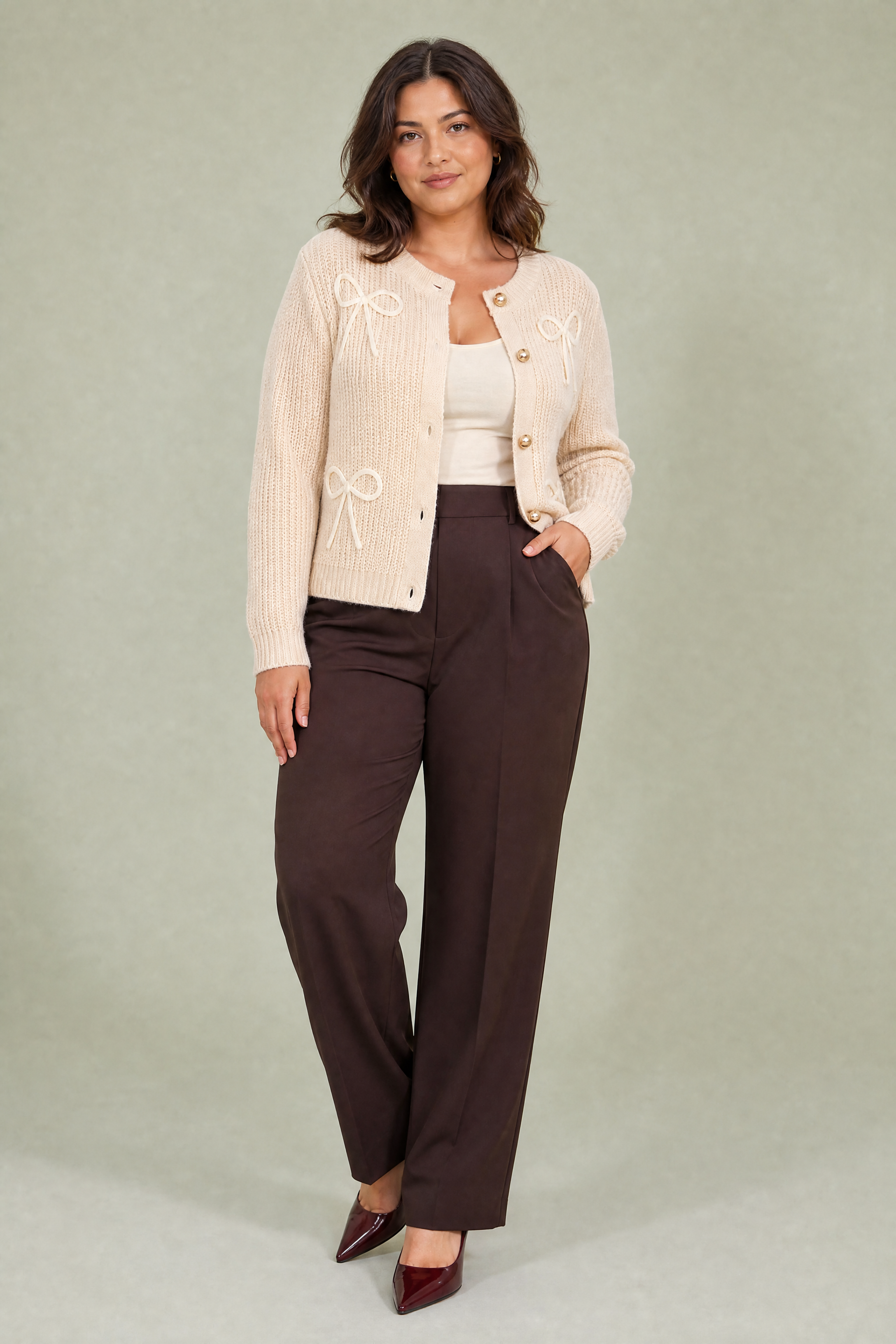 Gilet beige clair à nœuds | Porté sur une autre silhouette | Lounelle Paris