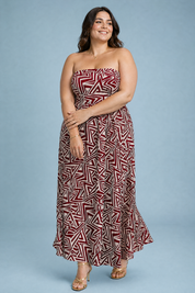 Robe longue bordeaux dos nu | Porté sur une silhouette plus ronde | Lounelle Paris