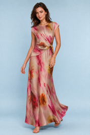 Robe longue beige rosé imprimée | Vue en mouvement | Lounelle Paris