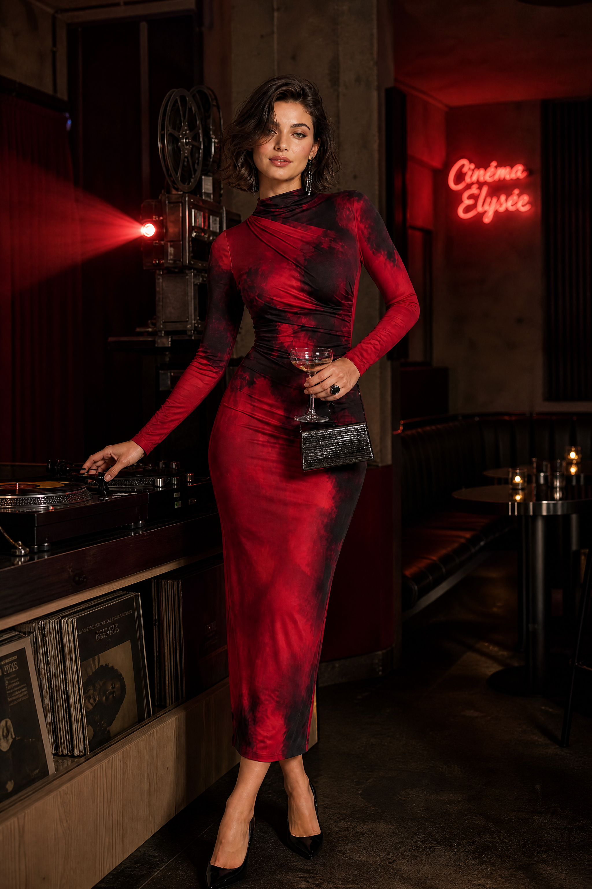 Robe longue rouge moulante | Deuxième photo lifestyle | Lounelle Paris
