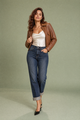 Jeans mom blu scuro a vita alta dal taglio dritto