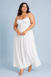 Robe longue blanche bretelles dentelle | Porté sur une silhouette plus ronde | Lounelle Paris