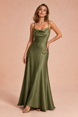 Abito lungo verde militare schiena allacciata