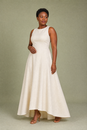 Robe longuecrème évasée sans manches | Porté sur une autre silhouette | Lounelle Paris