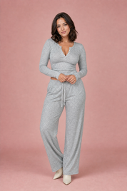 Ensemble pantalon large col V boutonné | Porté sur une autre silhouette | Lounelle Paris