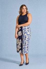 Jupe midi imprimée taille haute | Porté sur une silhouette plus ronde | Lounelle Paris