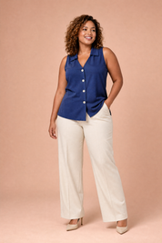Blouse sansmanches col en V | Porté sur une autre silhouette | Lounelle Paris