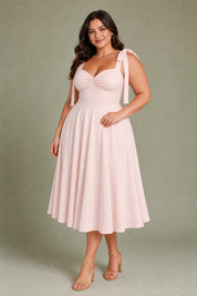 Robe à bretelles nouées dos nu | Porté sur une silhouette plus ronde | Lounelle Paris
