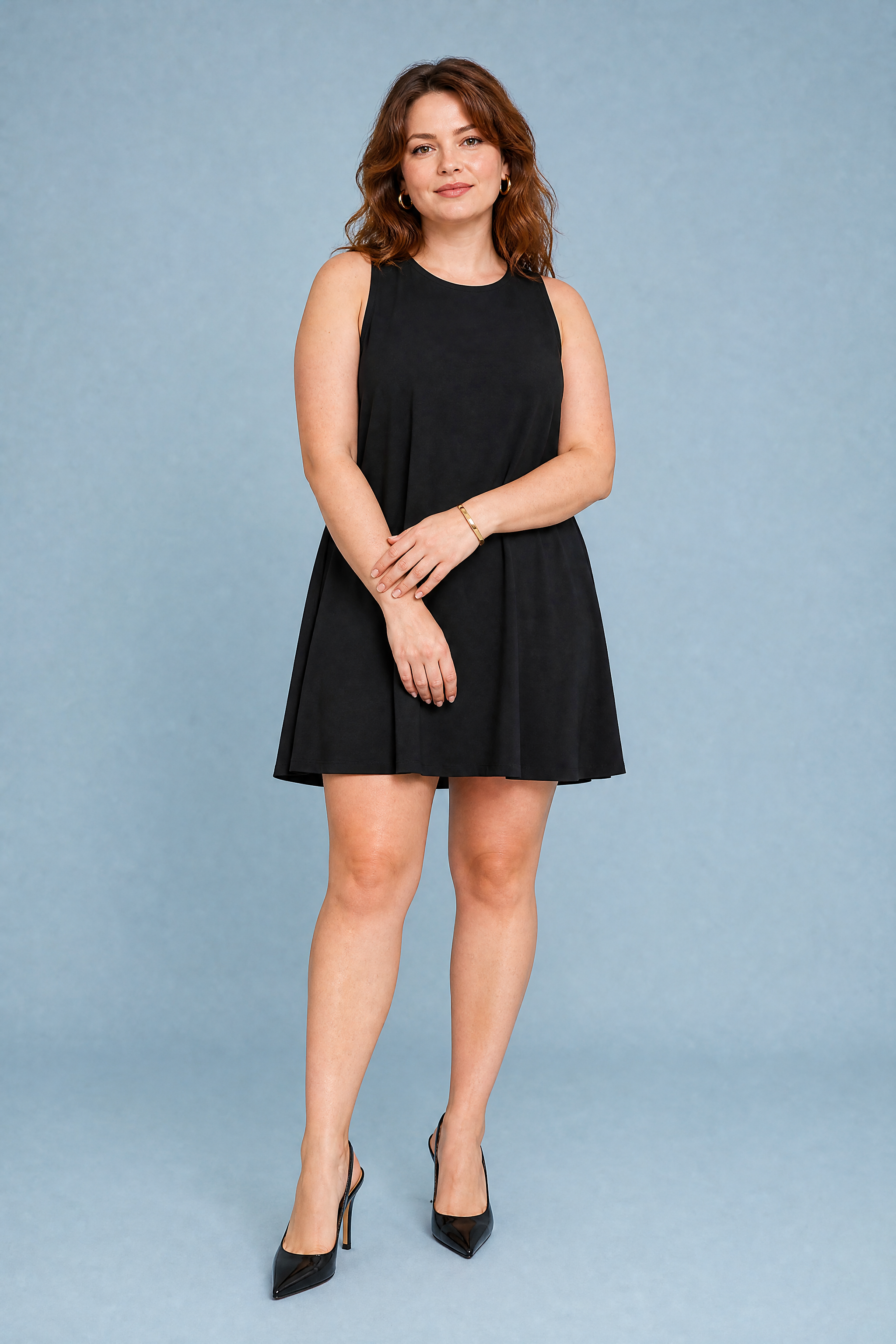 Robe noire trapèze sans manches | Porté sur une autre silhouette | Lounelle Paris