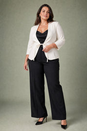 Blazer blanc cassé col châle | Porté sur une silhouette plus ronde | Lounelle Paris