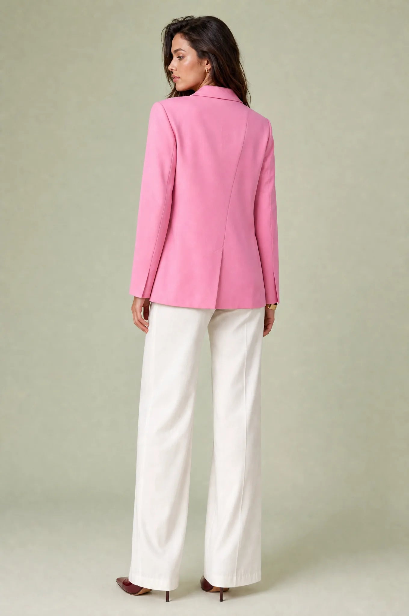 Blazer rose ample à épaulettes | Vue de dos | Lounelle Paris