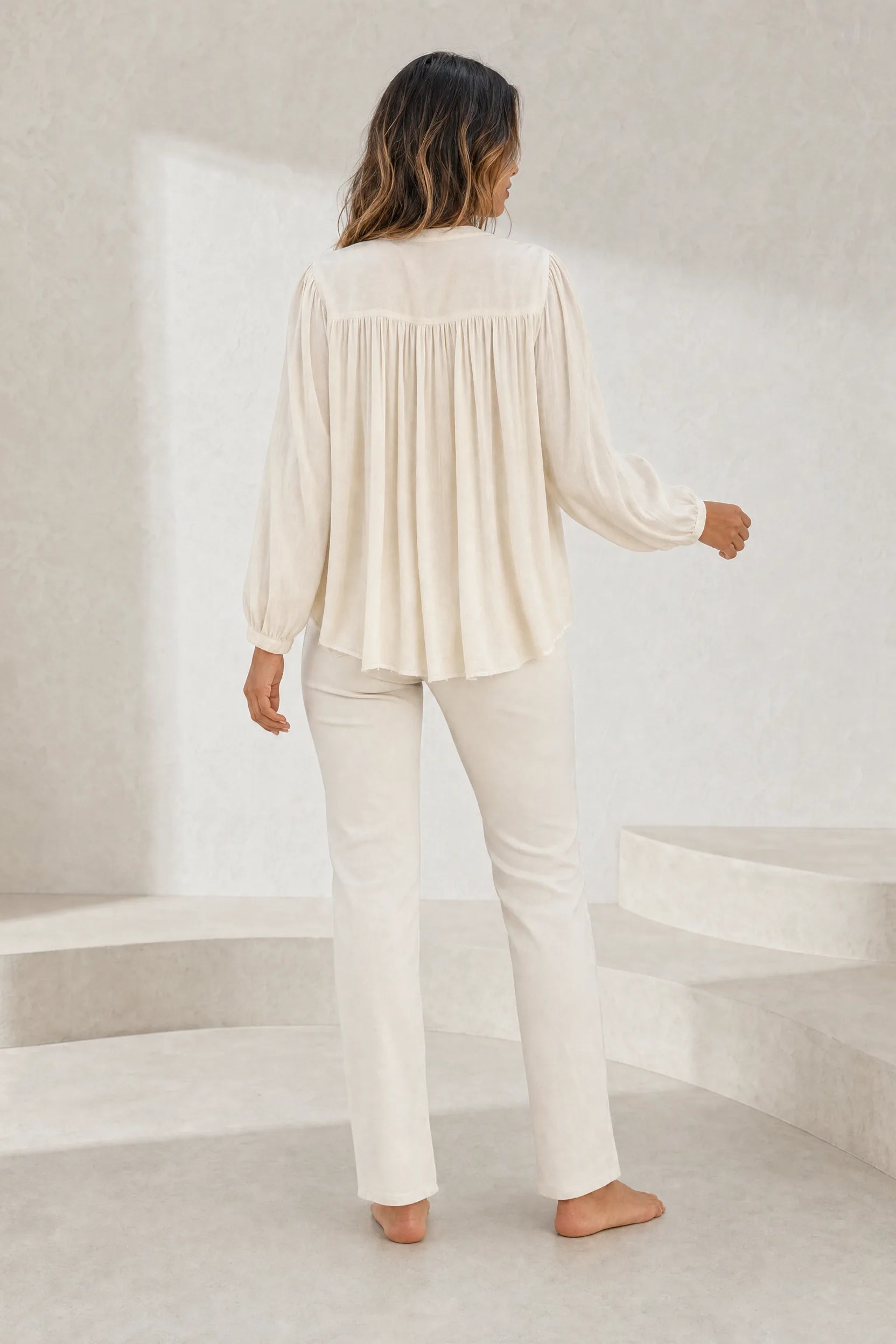 Blouse à col volanté et manches bouffantes | Lounelle Paris
