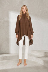 Blouse marron col montant asymétrique