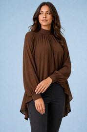 Blouse marron col montant asymétrique | Vue rapprochée | Lounelle Paris