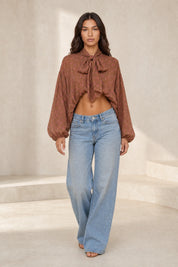 Blouse marron fleurie col lavallière | Lounelle Paris