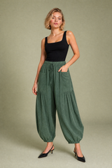 Pantalone ampio a vita alta plissettato