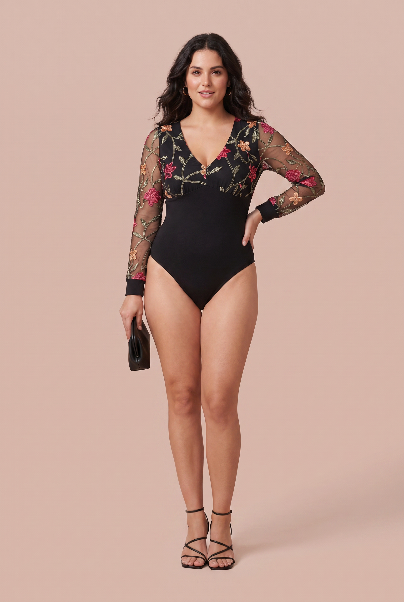 Body noir col V manches brodées | Porté sur une autre silhouette | Lounelle Paris