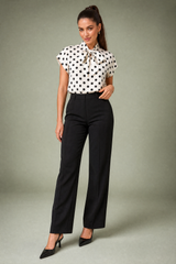 Camicia a pois con collo lavallière
