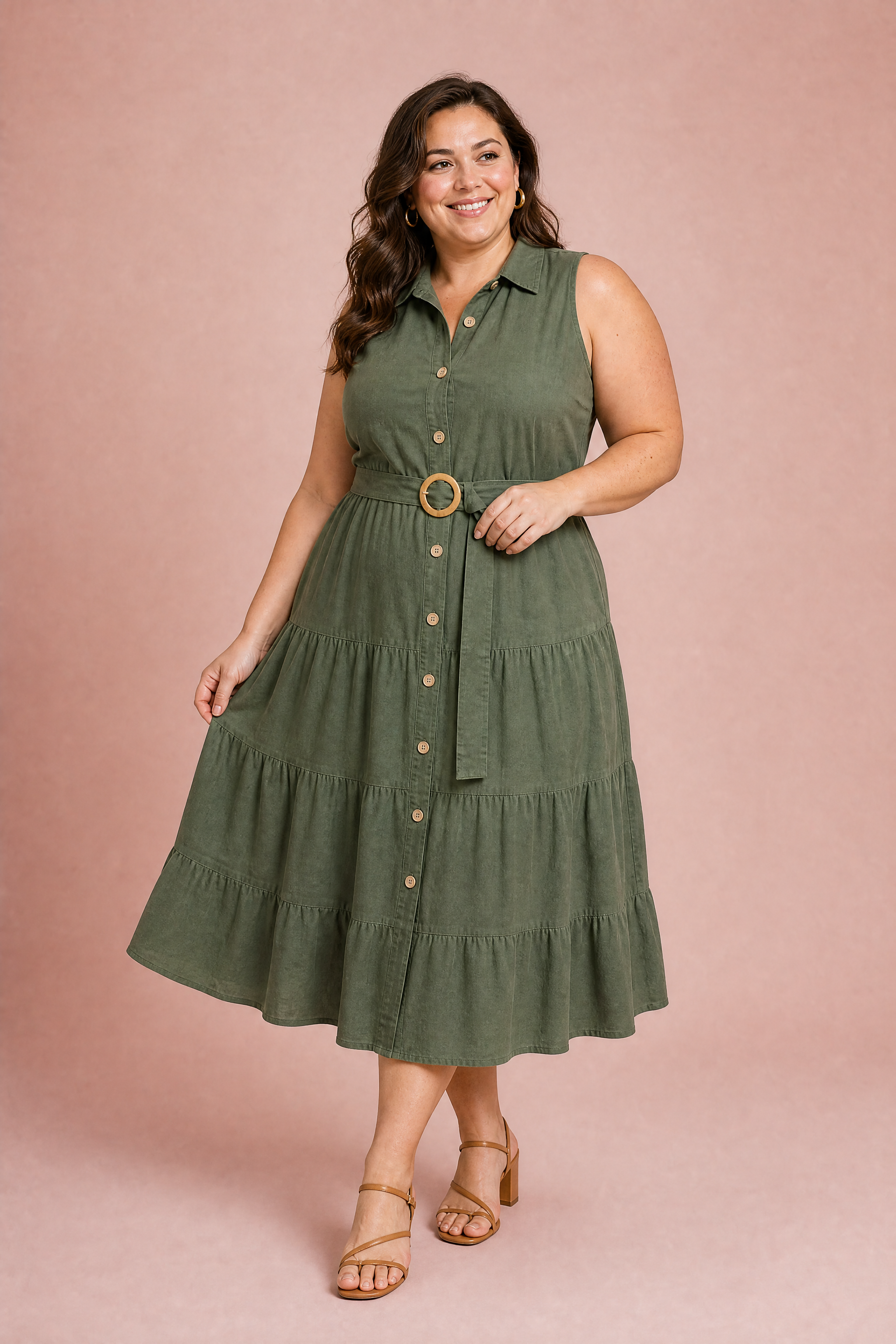 Robe vert militaire col chemise ceinturée | Porté sur une silhouette plus ronde | Lounelle Paris