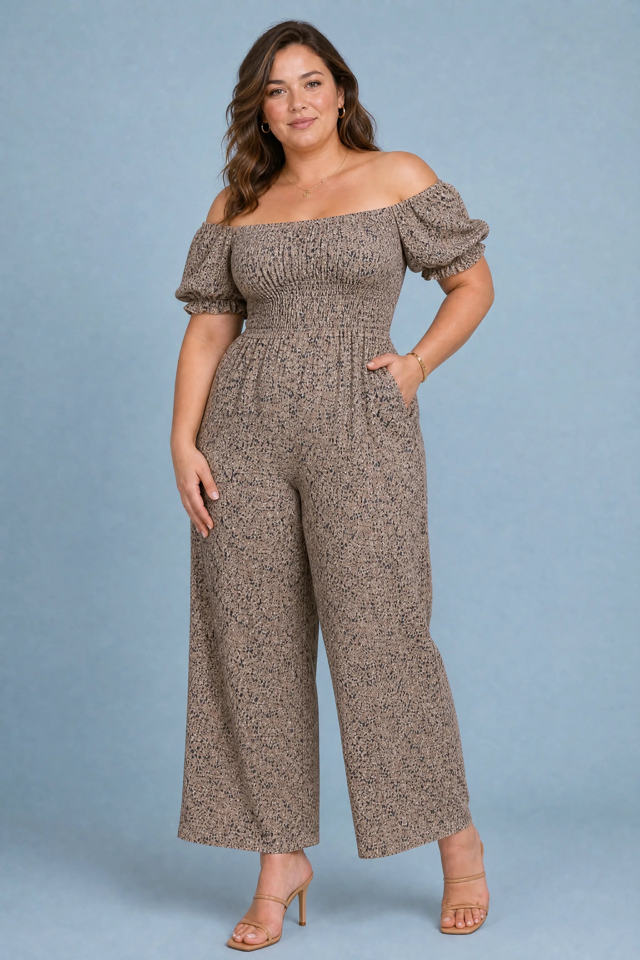 Combinaison abricot smockée dos nu | Porté sur une silhouette plus ronde | Lounelle Paris