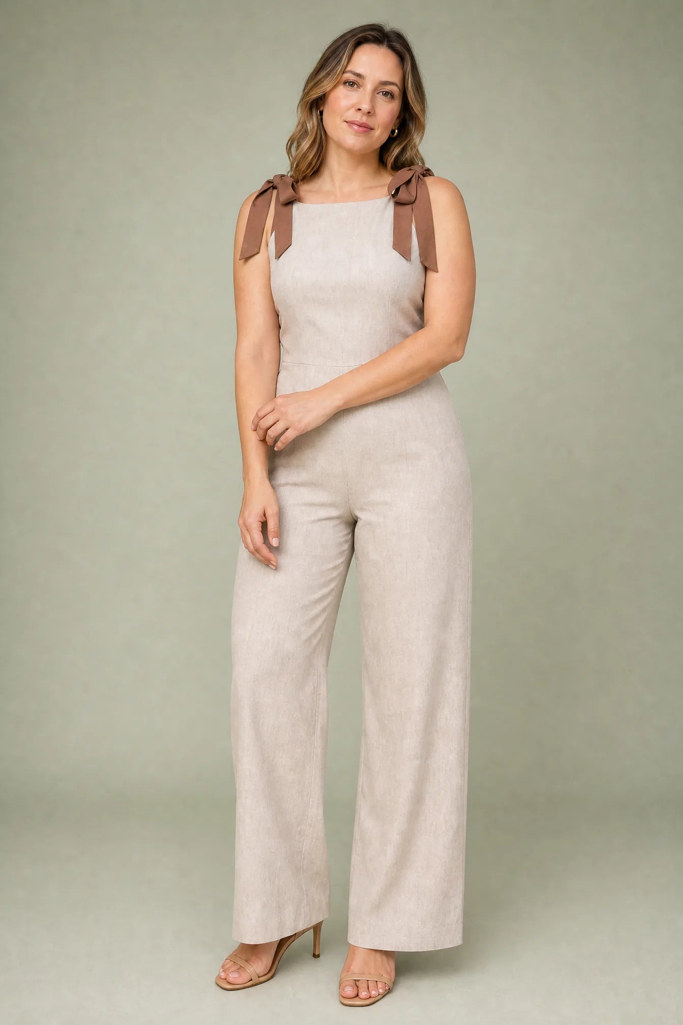 Combinaison beige bretelles à nouer | Porté sur une autre silhouette | Lounelle Paris