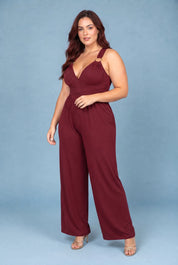Combinaison bordeaux dos nu jambes larges | Porté sur une silhouette plus ronde | Lounelle Paris