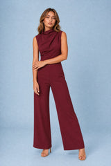 Combinazione fluida con scollo drappeggiato