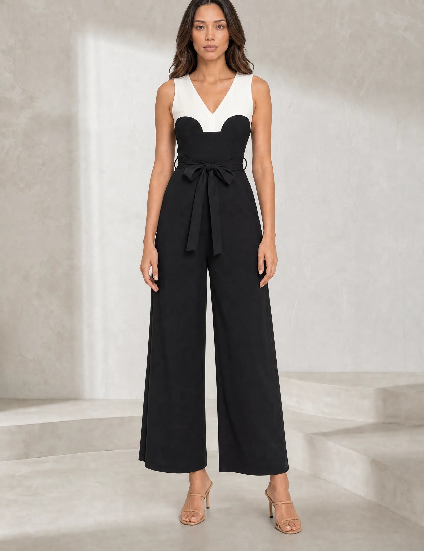 Combinaison noire et blanche col V | Lounelle Paris