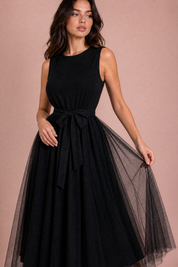 Robe longue noire tulle taille nouée | Vue rapprochée | Lounelle Paris
