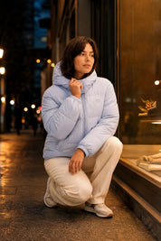 Doudoune matelassée à capuche | Variante Bleu - Lifestyle | Lounelle Paris