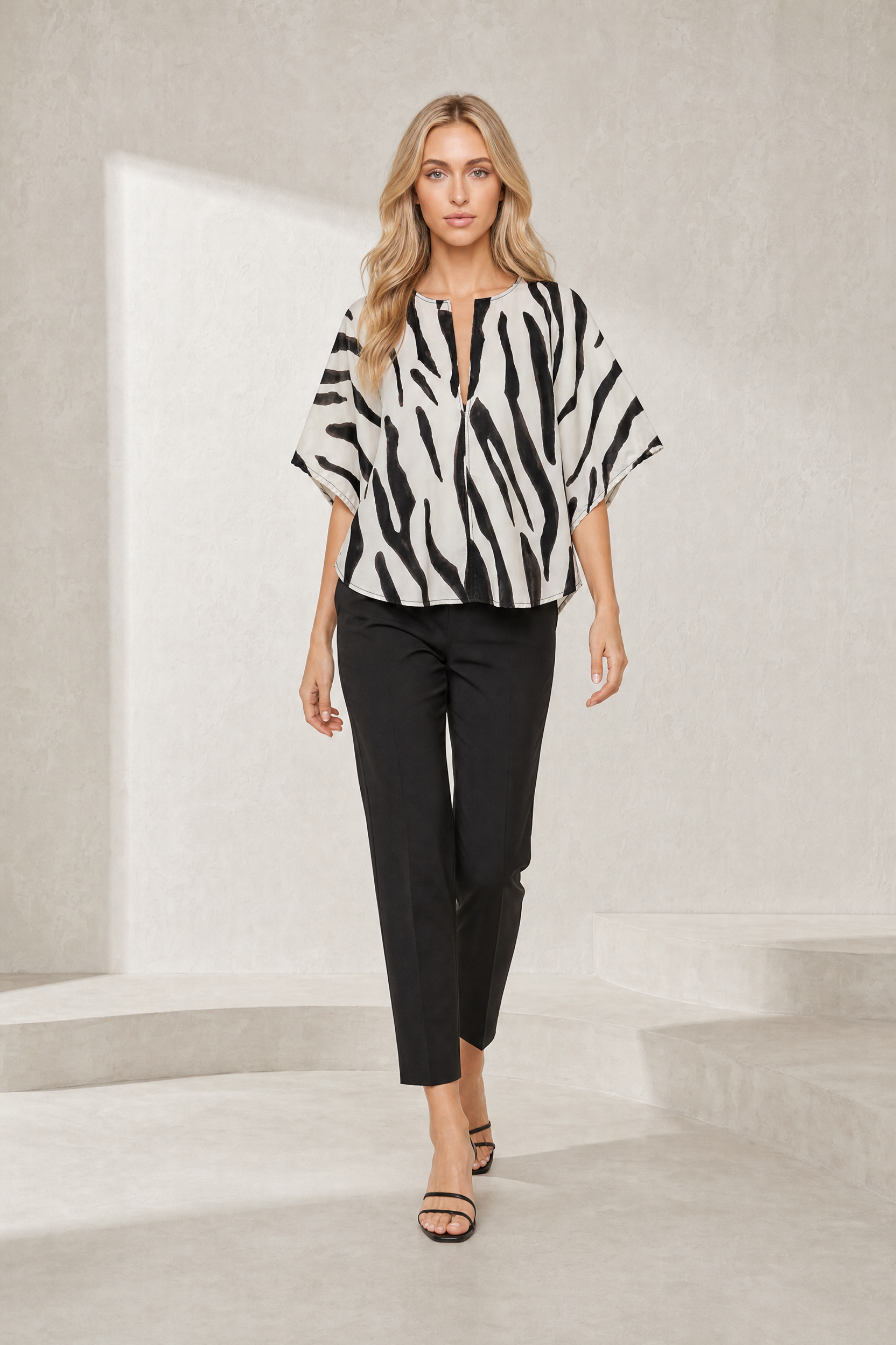 Blouse ample imprimé zébré col fendu | Lounelle Paris