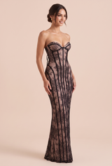 Abito bustier in pizzo con schiena allacciata