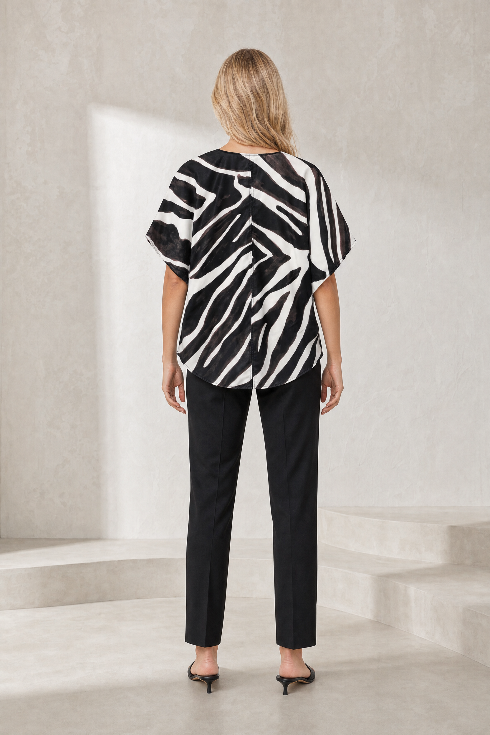 Blouse ample imprimé zébré col fendu | Lounelle Paris