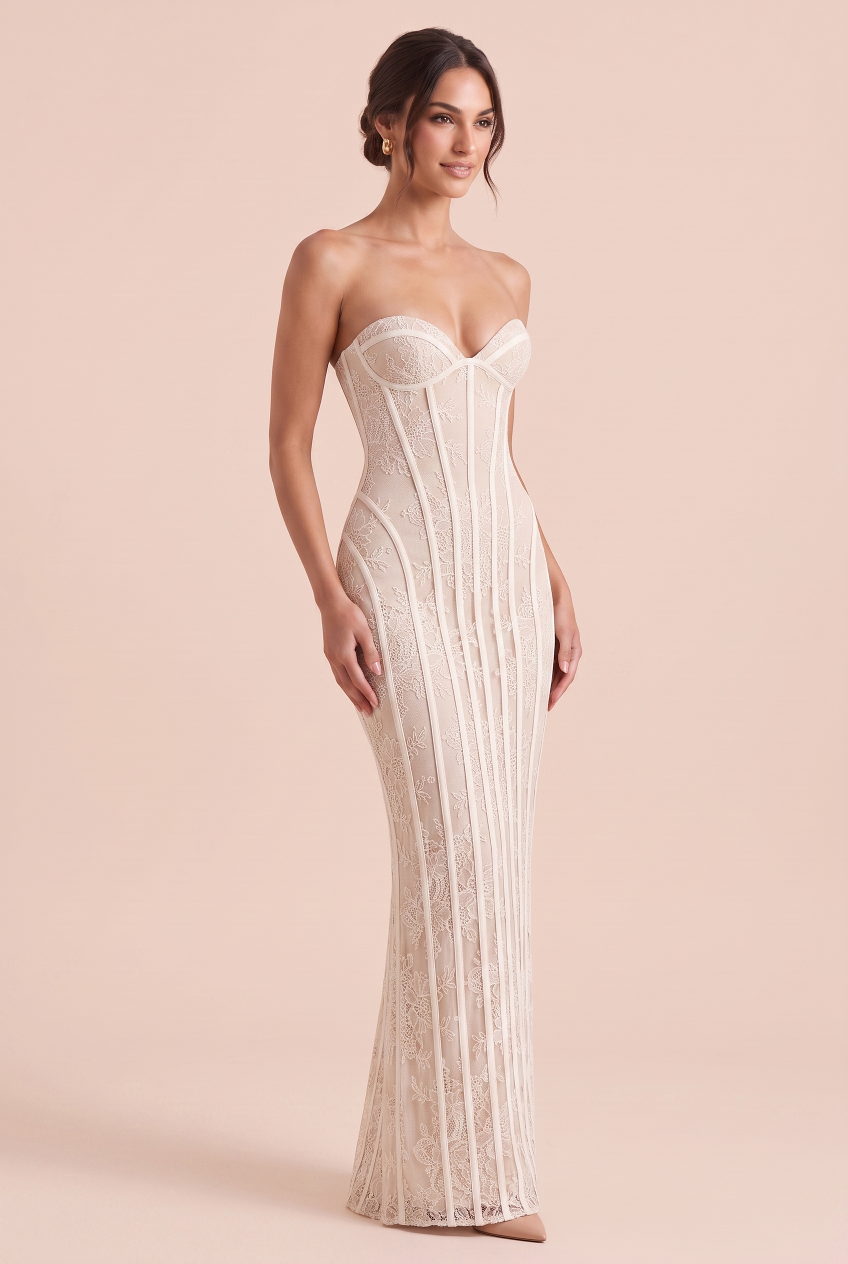 Robe bustier en dentelle dos lacé variante blanc cassé