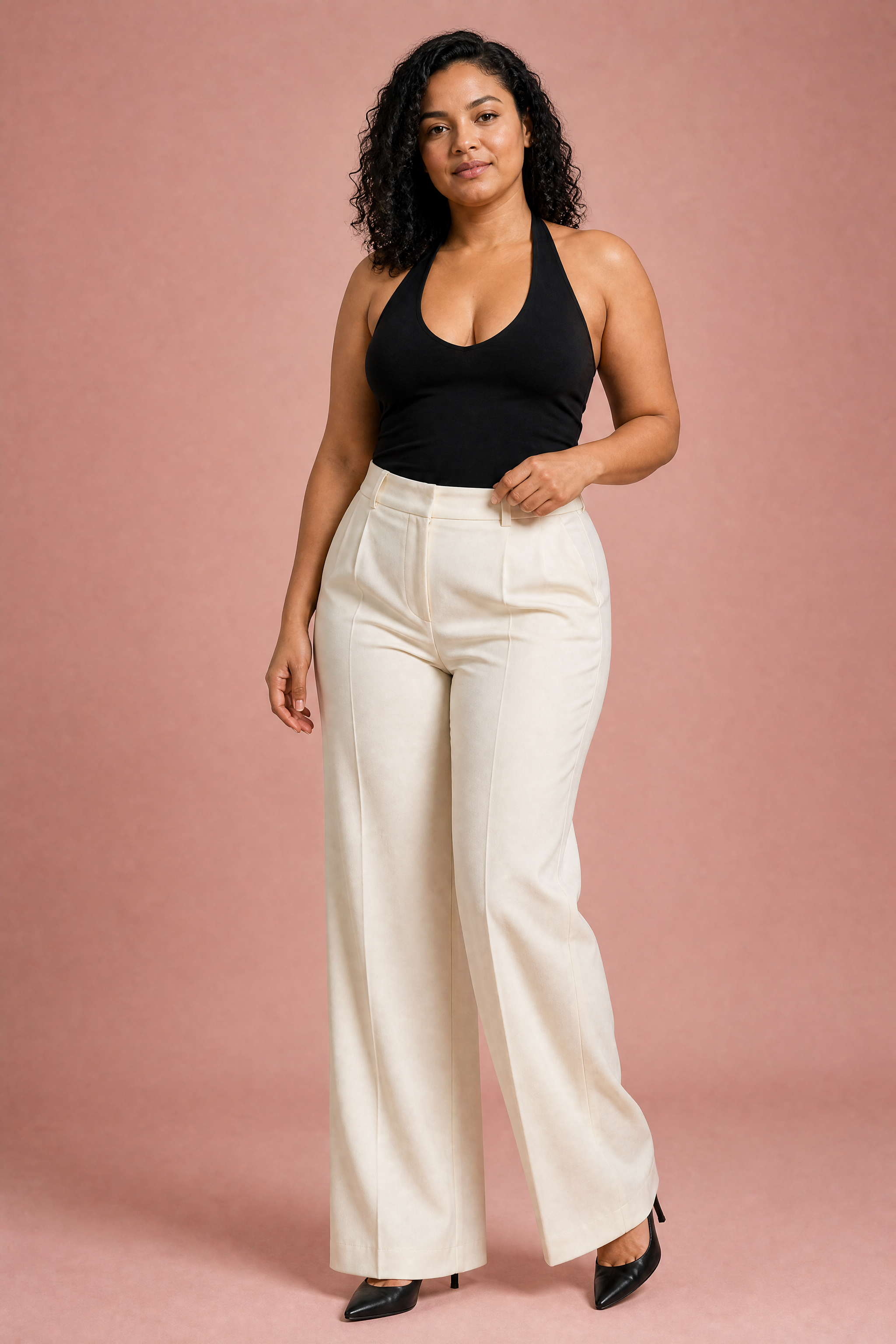 Top noir col halter dos nu | Porté sur une autre silhouette | Lounelle Paris