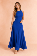 Vestito lungo blu fluido senza maniche