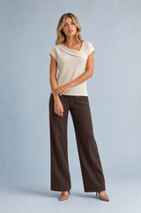 T-shirt beige colletto asimmetrico drappeggiato