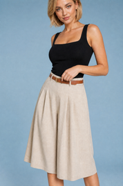 Short beige taille haute ceinturé | Vue rapprochée | Lounelle Paris