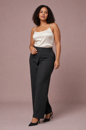 Pantalon taille haute asymétrique | Porté sur une autre silhouette | Lounelle Paris