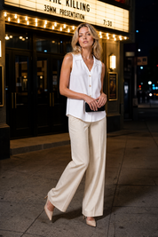 Blouse sansmanches col en V | Variante Blanc - Lifestyle | Lounelle Paris