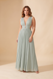 Robe longue vert sauge plissée taille nouée | Porté sur une autre silhouette | Lounelle Paris